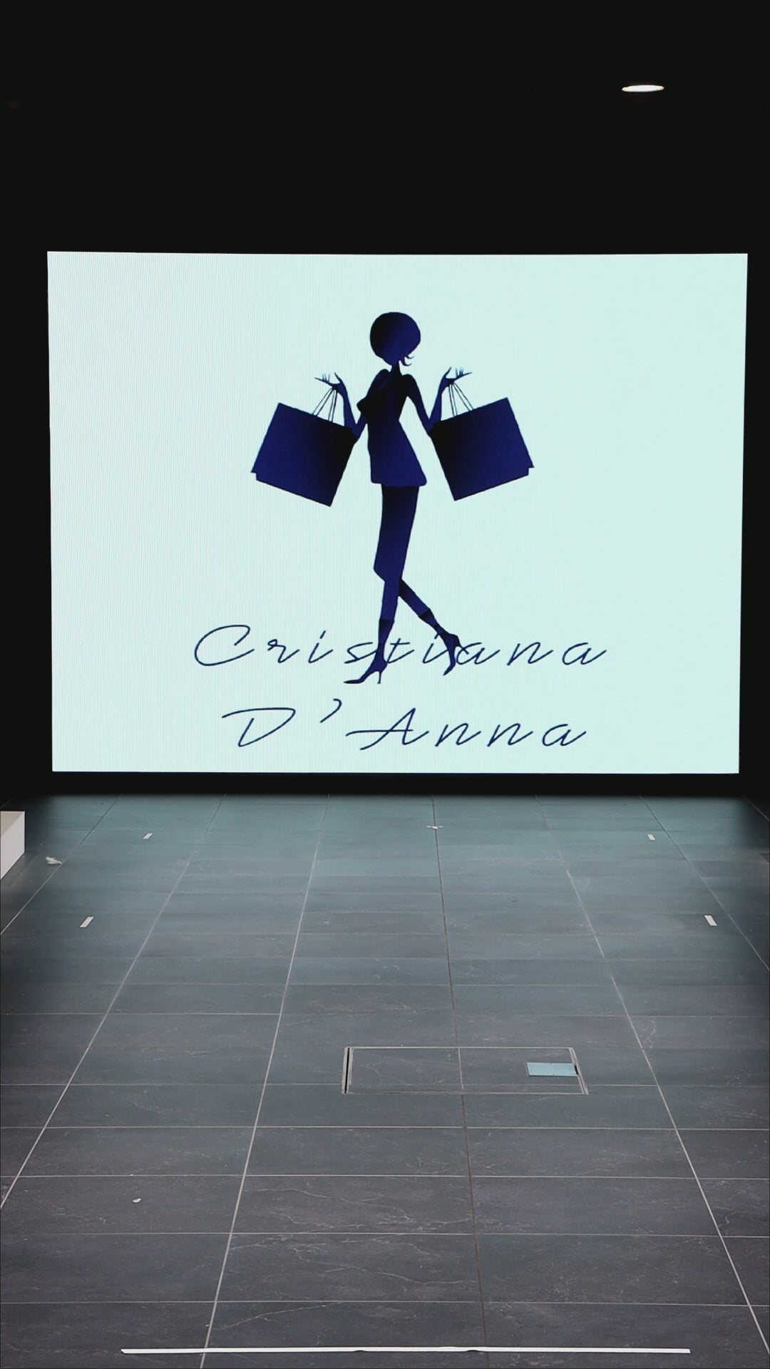 Carica il video: 